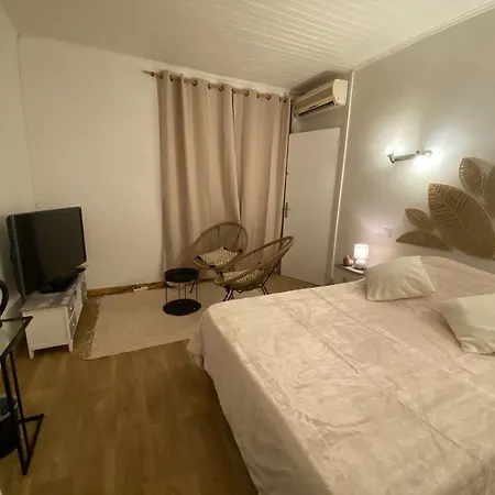 Le Pré Du Val Bed & Breakfast