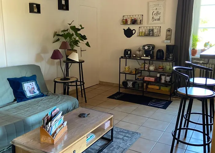 Le Pre Du Val Bed & Breakfast 3*